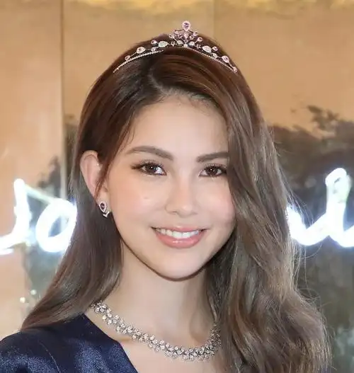 亚洲第一混血美女昆凌__财经头条