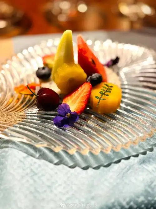 北京格调满满的洞穴风酒窖红酒吧|品美酒吃西餐    香榭里品酒会所,藏