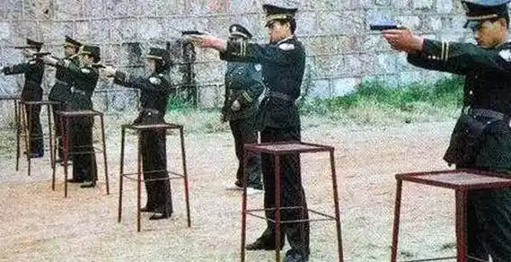 美貌女性拜金抛弃穷大学生,自制毒饮料杀人后判死刑_毕丽梅_蒋来义