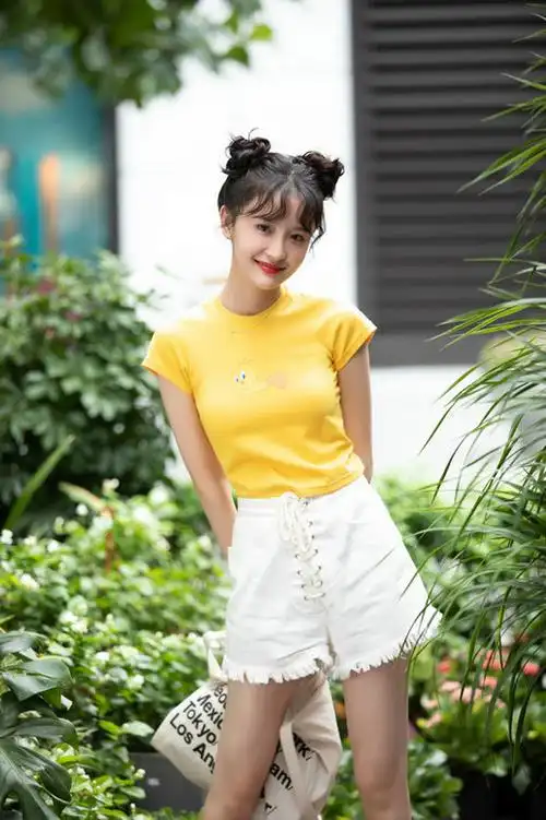 据悉,由王之一主演的职场爱情甜宠剧《恋恋小酒窝