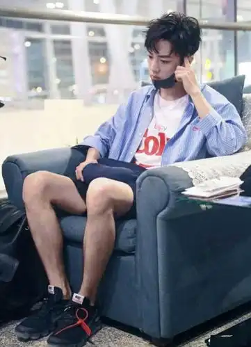 人气偶像肖战,不仅有小蛮腰,"山药腿"也是无人能及