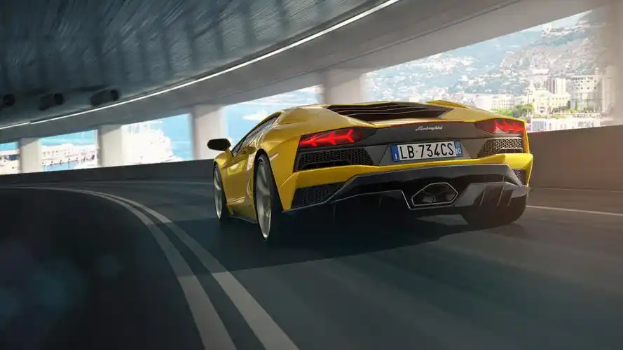 2017年兰博基尼aventador s 4k后视类似的汽车壁纸壁纸高清原图下载,2