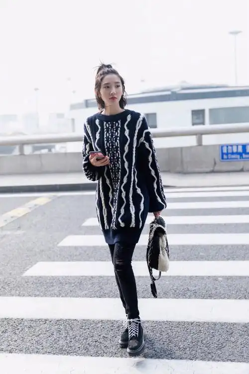 女星唐艺昕最新机场街拍_星看点_明星_模特中国