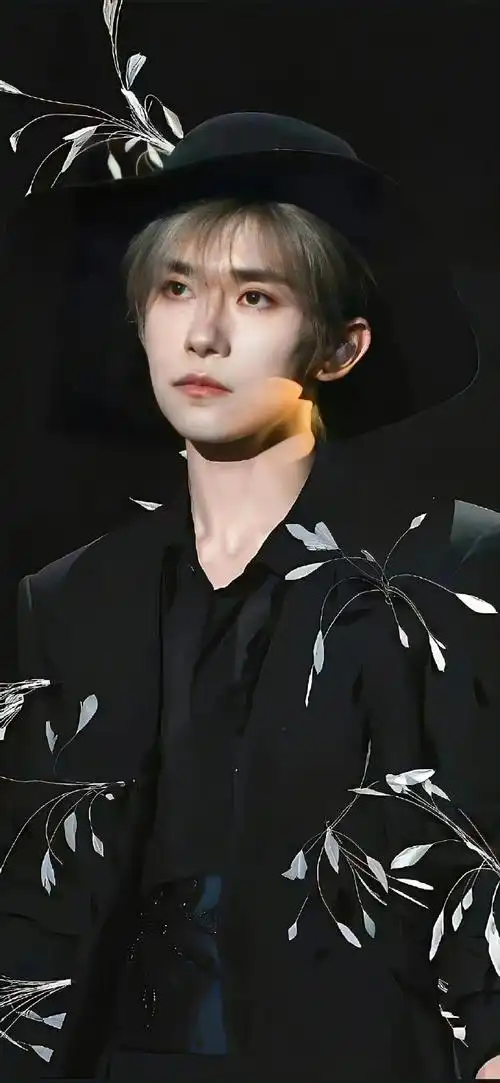 易烊千玺新生之夜大秀官宣##易烊千玺新生之夜下周见##易烊千玺现周