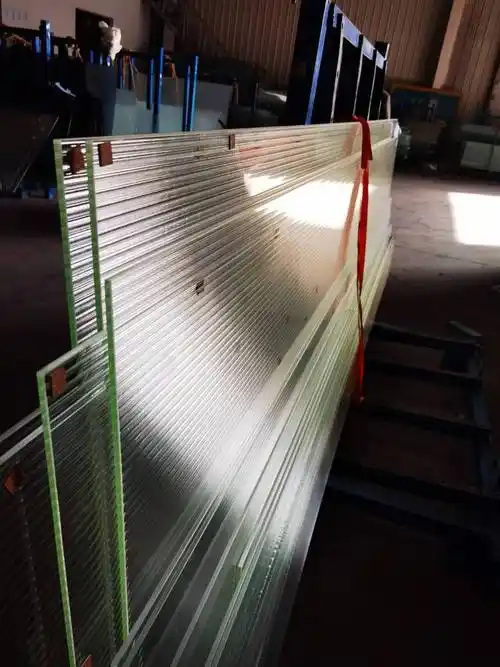 金晶8毫米超白长虹弯弧钢化玻璃 瓦楞压花玻璃 - 爱企查