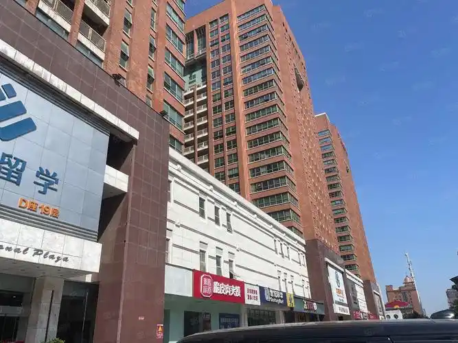 带家具 6个房间一个大厅,郑州金水经三路金成国际广场写字楼出租-郑州