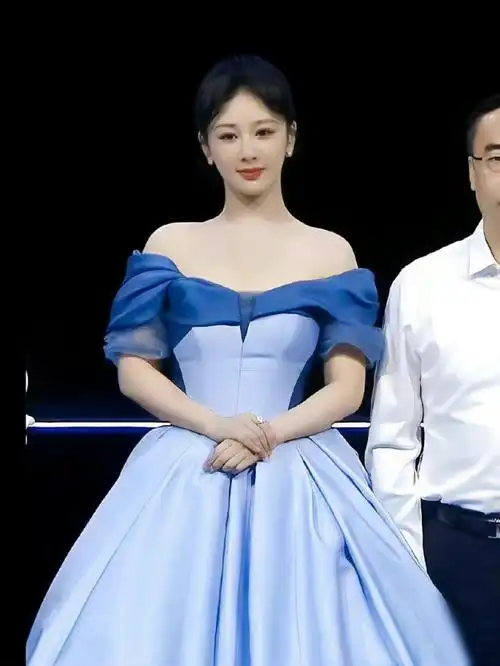 杨幂杨紫今日直播截图状态