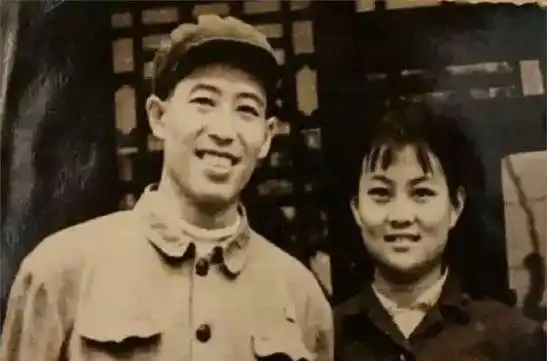 文兴宇:一生爱烟如命,临终7字遗言感动世人,遗孀至今无法释怀