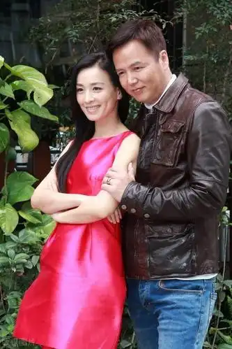 张庭的夺爱情史,被丈夫前妻怒指第三者插足,两次痛哭梨花带雨