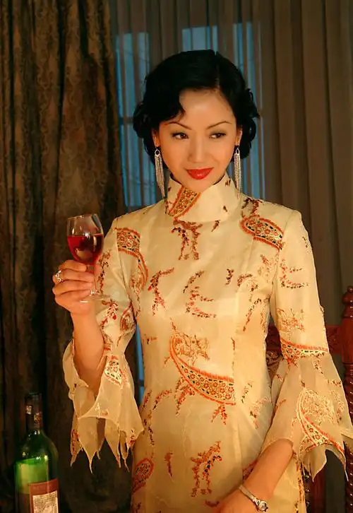 旗袍美人吴倩莲