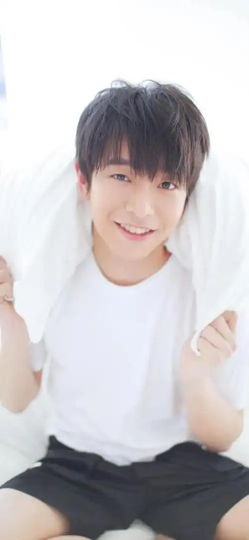 彭昱畅内娱唯一一个才20多岁就被怀念颜值巅峰的男明星