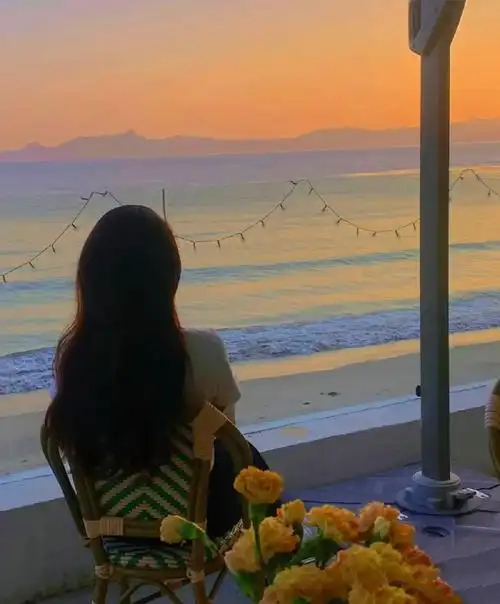 我差点忘了我是那么有趣的一个人, 那么爱笑,那么善良,这两年来,我