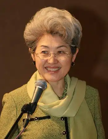 傅莹:坚守土地公有制性质不改变