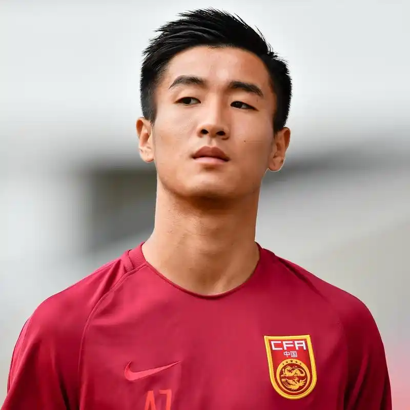 韦世豪:同日韩选手已完全没得比 太多留洋球员浑水摸鱼