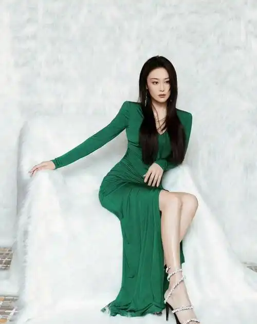 张馨予的胸永远最亮眼