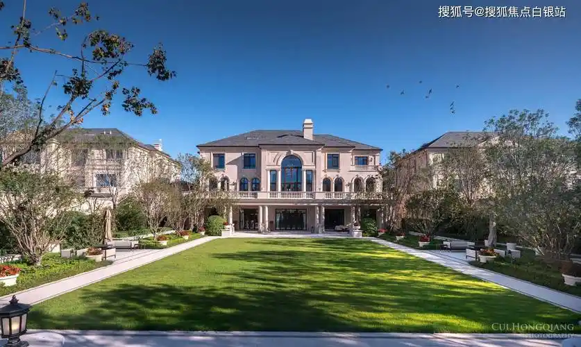 承高速11出口,据南石槽行宫旧址而建,总体规划为200余栋满配独栋别墅