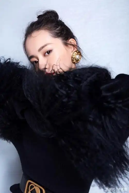 气场女王柴碧云高冷时髦吸晴养眼明星写真图片