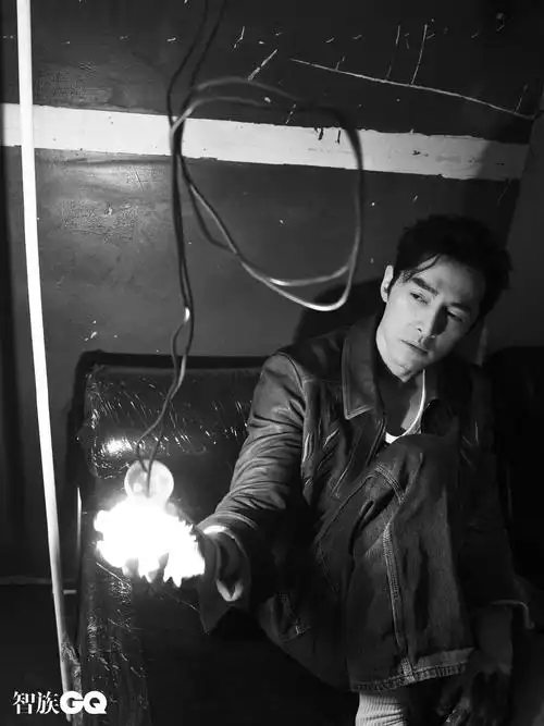 【3.22 胡歌】智族gq 四月刊,最爱的黑白片~ 摄影:.