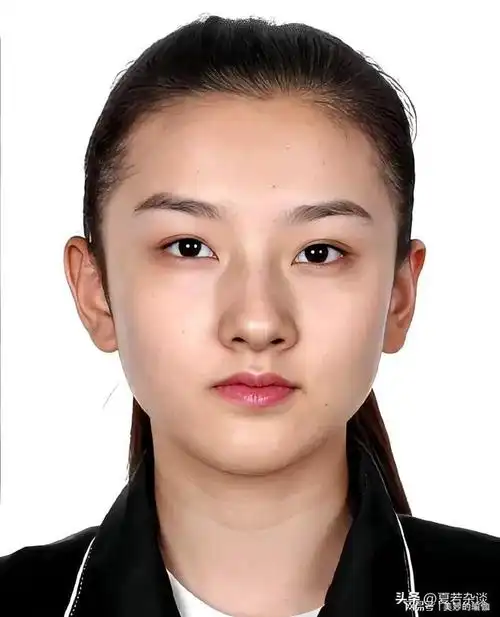 宋祖儿素颜证件照我可能是全网第一个发宋祖儿素颜证件照的了