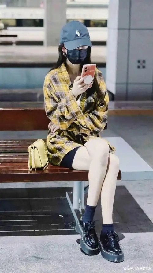 杨幂的日常穿搭既符合女明星的美丽日常,又没有太过夸张脱离了普通人