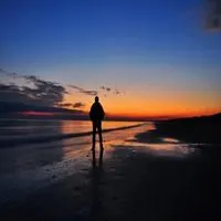 黄昏头像男生背影_微信头像图片大全