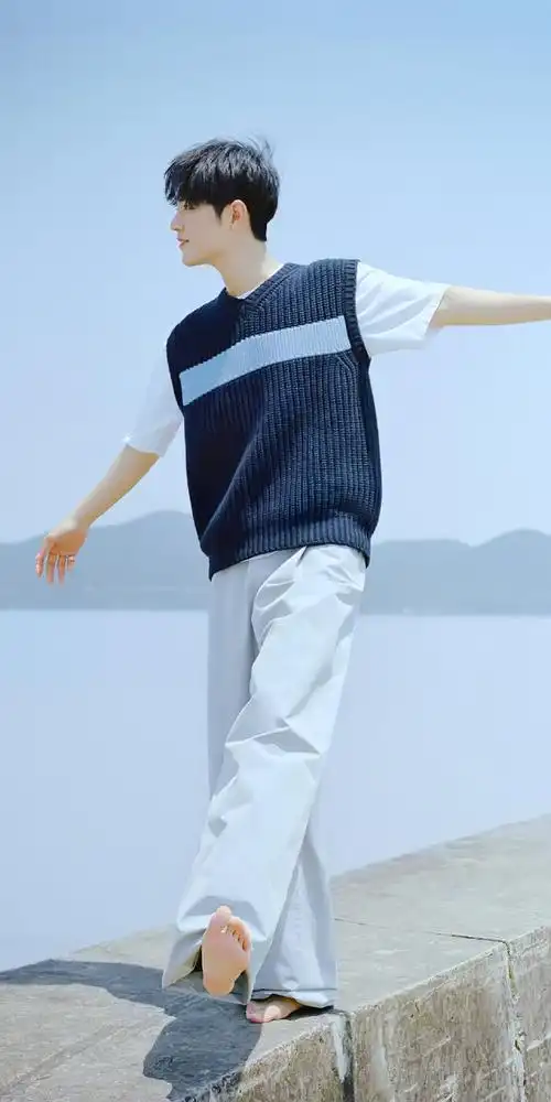 我来贡献壁纸勒肖战听风杂志电子刊图yyds