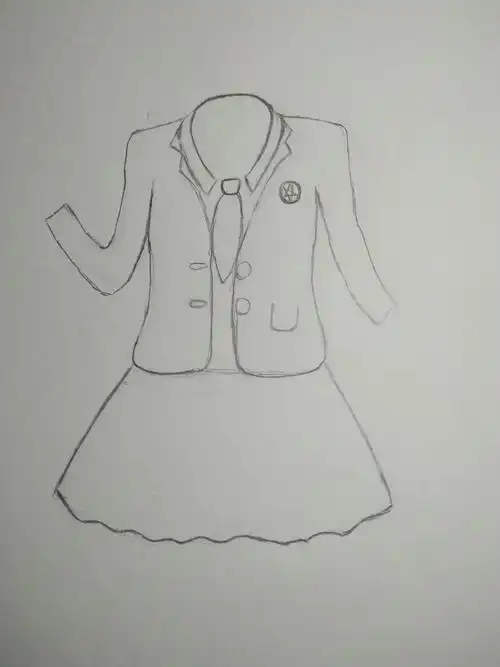 这是美术课上,老师让设计一款校服,自己没有学过美术,发挥我的自由