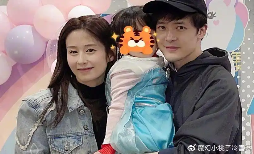 女儿四岁生日付辛博颖儿为小月亮庆生三位美女太吸睛