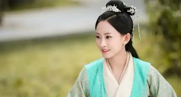 代文雯外表清纯,生活中多才多艺,喜欢听周杰伦,蔡依林的歌曲,她出演过