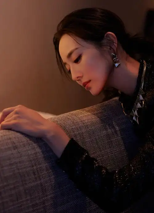 张钧甯新中式刺绣穿搭##w年度盛典