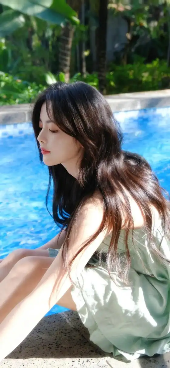 杨超越双马尾海风随拍写真壁纸