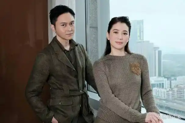 有种"整容"叫袁咏仪结婚,老公张智霖变化很大,她的变化更大!