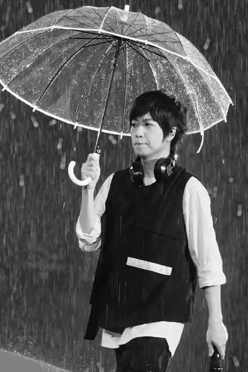 几乎没见过陈信宏在台上皱眉的样子.