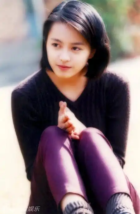 青春照相馆梁咏琪迎39岁生日可爱的短发靓女