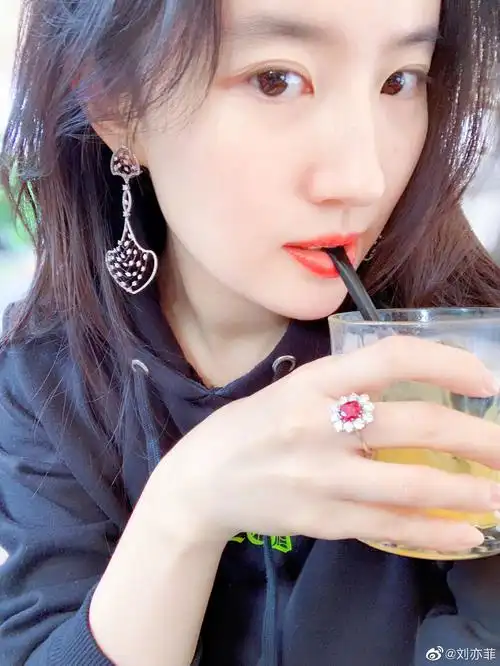 刘亦菲日常进货清单:药妆药妆药妆?