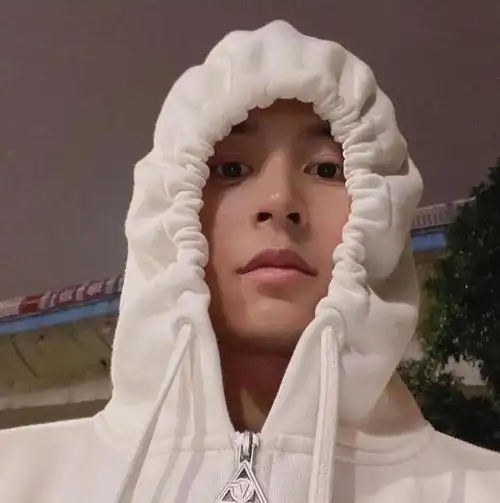 张哲瀚搞怪图片:世界奇奇怪怪,瀚瀚可可爱爱