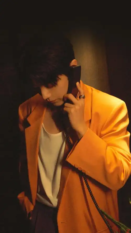 肖战米兰看秀造型大片##肖战米兰时装周