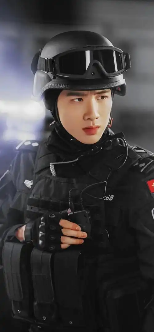 甜的惊心动魄,白敬亭一改之前那个铁憨憨的模样,变身特警追妻