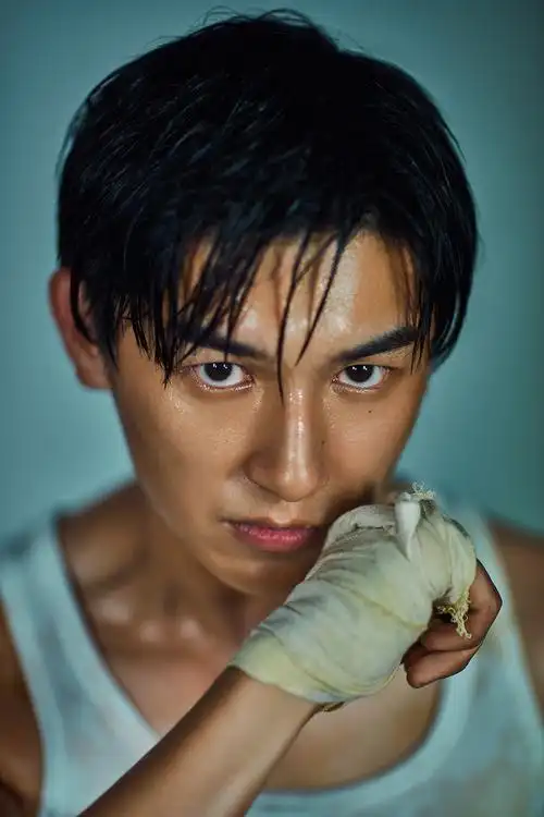 解锁硬汉封印杨旭文最新写真演绎行走的荷尔蒙