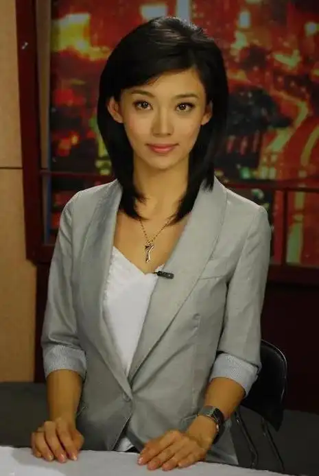 主持人李七月游泳照 - 搜狗图片搜索