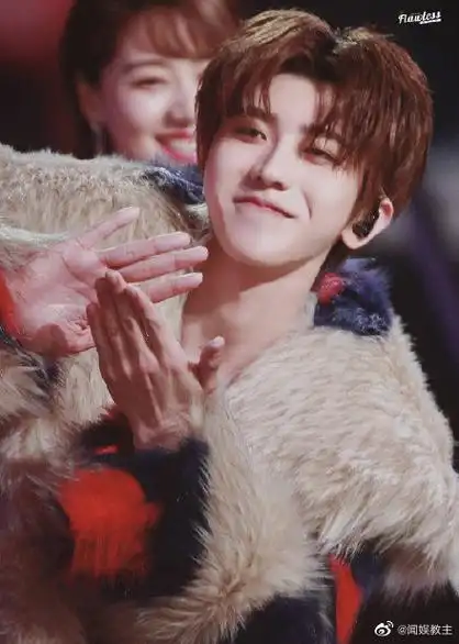 因为笑容入坑的爱豆##蔡徐坤秤坏了