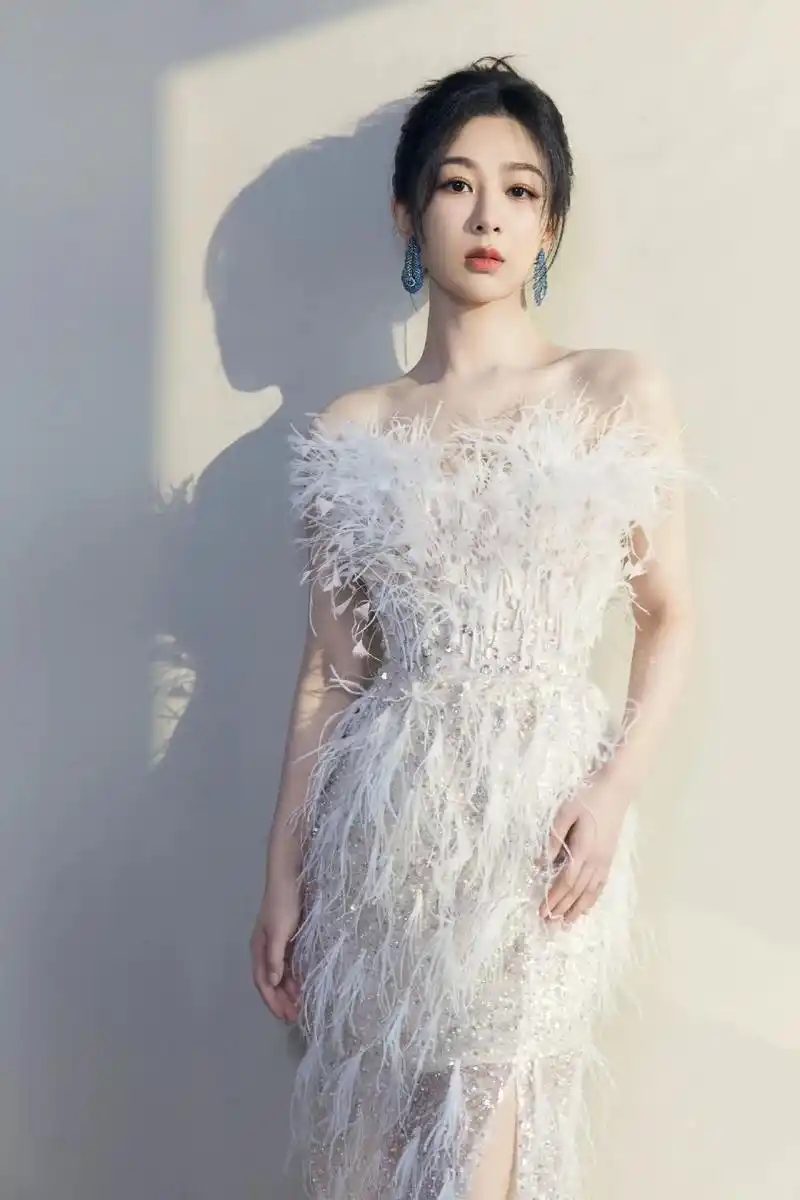 杨紫 #长相思收官庆典 祝@杨紫 演出顺利!紫神太美啦!一 - 抖音