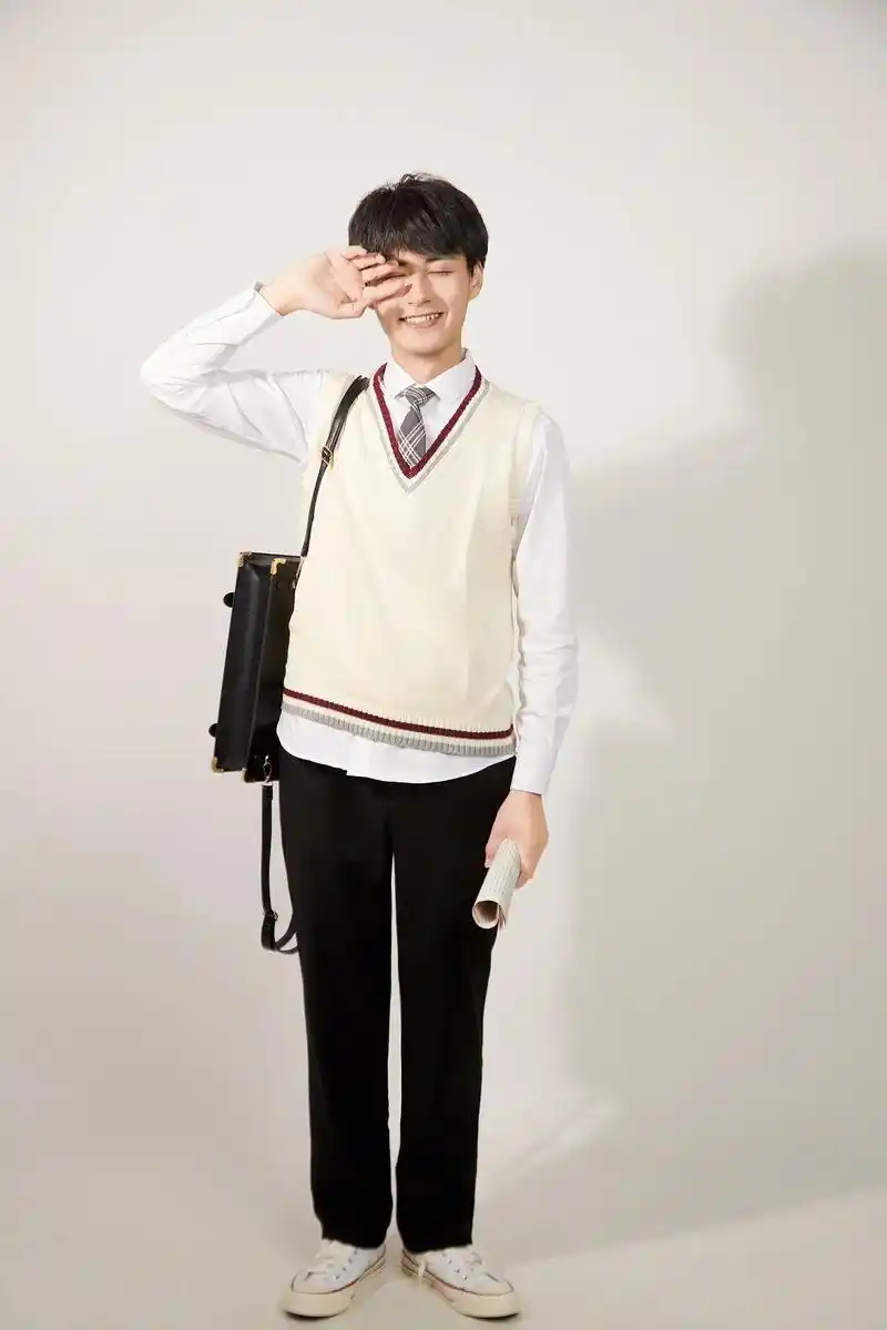 男高毕业照┃在这个蝉鸣不止的夏天说了再见."少年各自有山海" - 抖音