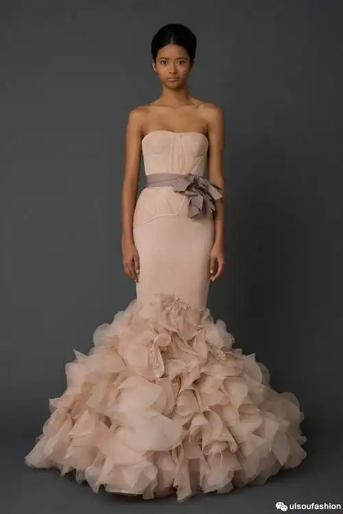 价格连城的婚纱华裔婚纱女王王薇薇经典作品