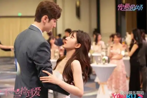 捡到爱》《你是我的荣耀》改编自顾漫的同名小说,杨洋和迪丽热巴主演