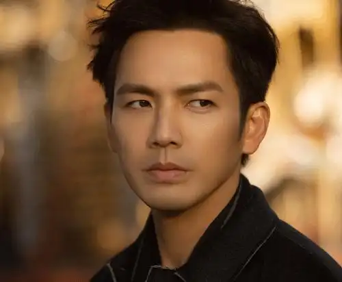 钟汉良隐瞒多年的妻子曝光, 相貌惊艳众人, 家庭背景也不一般