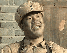 憨笑 - 《亮剑》经典台词表情包_影视表情表情-发表情