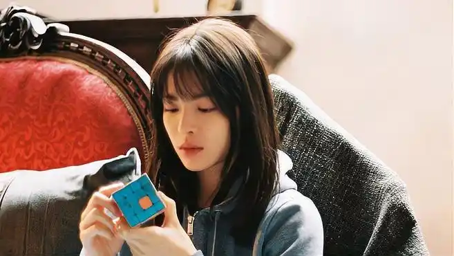 《八月未央》精彩预告,谭松韵,钟楚曦陷入三角恋,友情遭遇危机