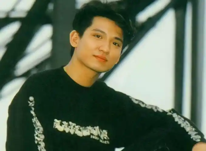 原创黄家驹离世28年后最内向的叶世荣如今怎么样了