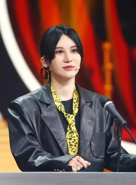 "超女冠军":身价过亿却无人敢娶,如今终活成"笑话"|梦想|唱片|尚雯婕